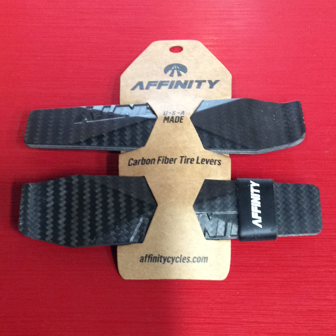 Affinity tire levers